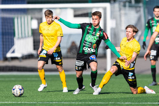 Varbergs Victor Karlsson och Elfsbors Noah Söderberg