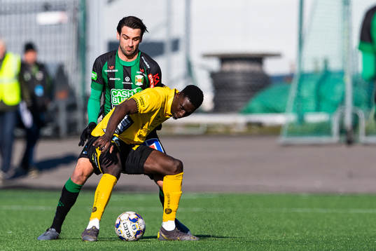 Varbergs Oliver Stanisic och Elfsborgs Marokhy Ndione