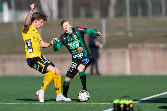 Elfsborgs Noah Söderberg och Varbergs Gustav Nordh