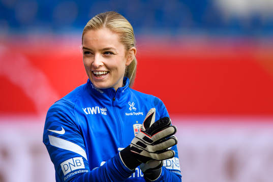 Goalkeeper Guro Pettersen