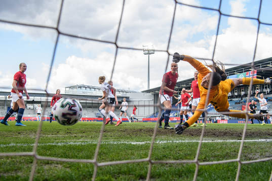Bläddra bland fler bilder av Football, International Friendly, Norway - Germany