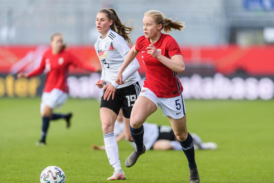 Jule Brand of Germany and Julie Blakstad of Norway