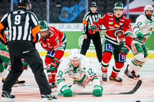 Frölundas Jan Mursak och Rögles Brady Ferguson