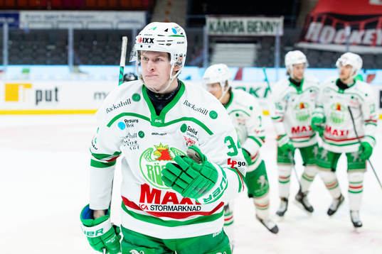 Rögles Adam Edström jublar