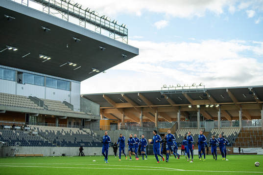 Sundsvalls spelare värmer upp