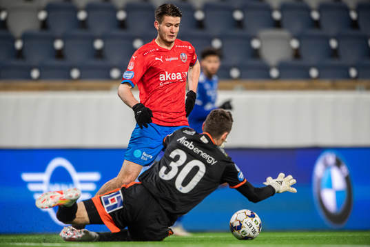 Helsingborgs Wilhelm Loeper och Sundsvalls målvakt Davor