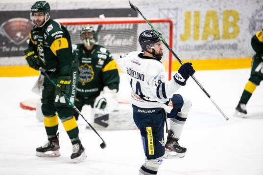 Karlskogas Henrik Björklund jublar