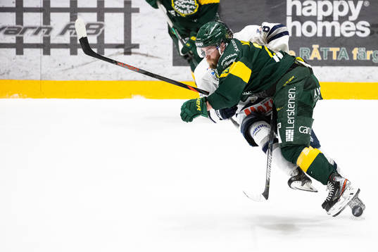 Björklövens Alexander Wiklund och Karlskogas Robin
