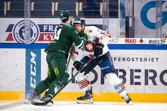 Färjestads Jonathon Blum och Växjös Richard Gynge
