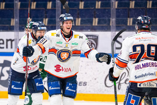 Växjös Fredrik Karlström jublar