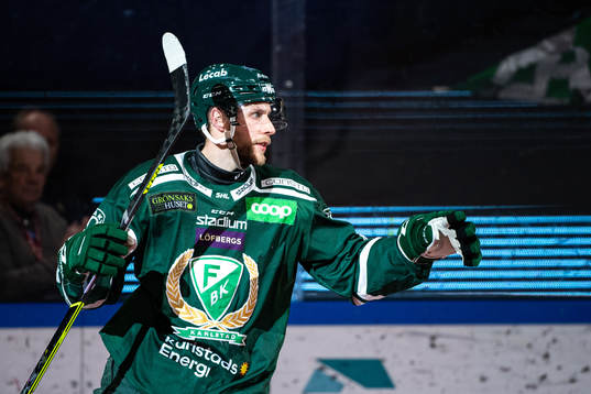 Färjestads Per Åslund jublar