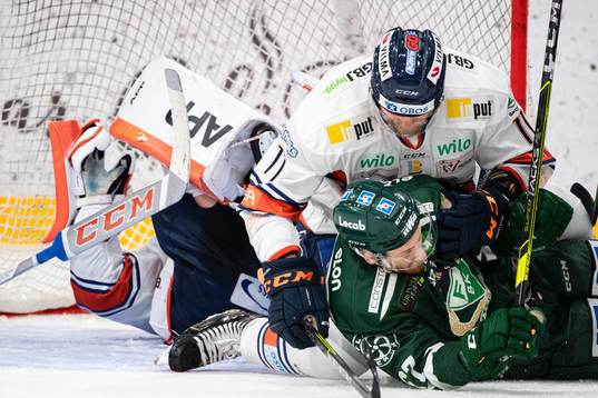 Växjös Ilari Melart och Färjestads Pontus Widerström i