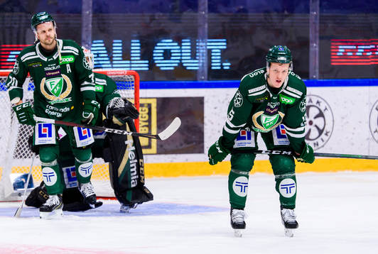 Färjestads Jacob Nilsson, målvakt Arvid Holm och Gustav