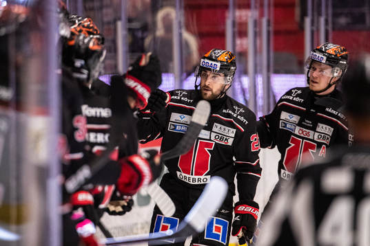 Örebros Jonathan Andersson jublar