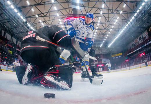 Leksands Martin Karlsson gör 5-1 på Örebros målvakt