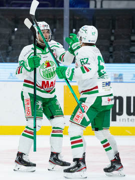 Rögles Daniel Zaar jublar ihop med Leon Bristedt
