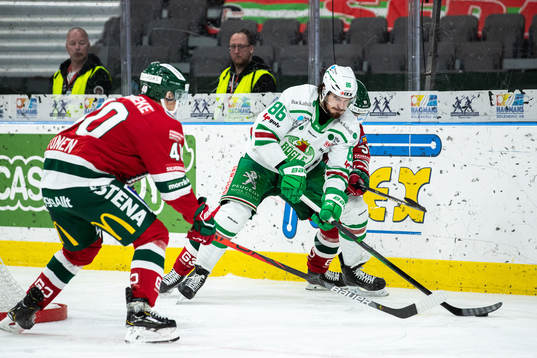 Frölundas Joel Mustonen och Rögles Eric Gelinas
