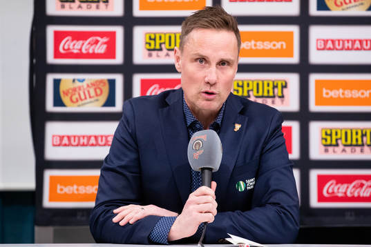 Frölundas  tränare Roger Rönnberg på presskonferensen