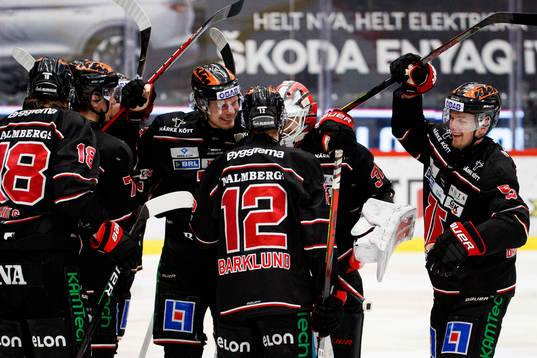 Örebros spelare jublar