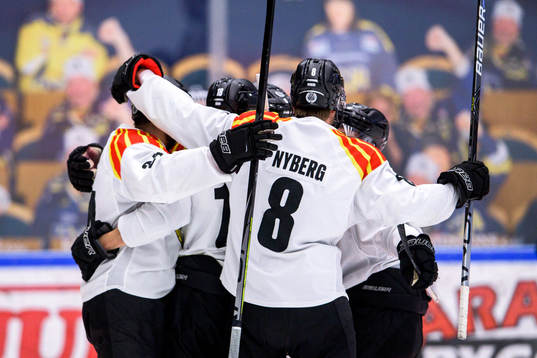 Brynäs spelare jublar