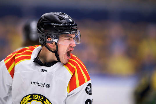 Brynäs Shane Harper reagerar