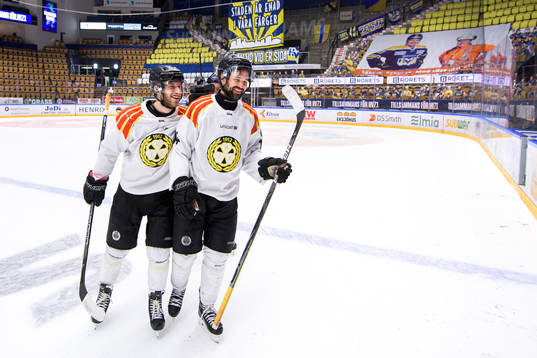 Brynäs Josef Ingman och Johan Alcén jublar