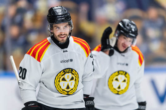 Brynäs Oula Palve jublar
