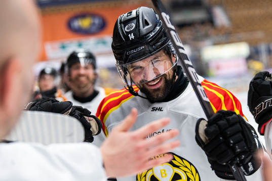 Brynäs Johan Alcén jublar