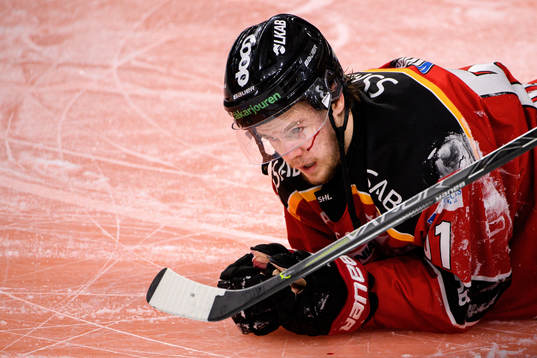 Luleås Filip Hållander har ont