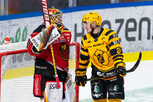 Luleås målvakt Joel Lassinantti och Skellefteås Andreas