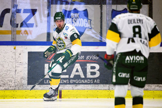 Björklövens Justin Crandall jublar