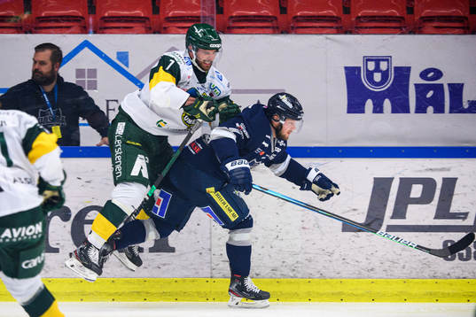 Björklövens Alexander Hellström och Karlskogas Axel