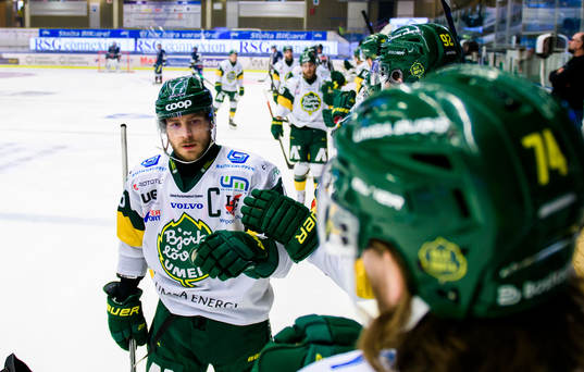 Björklövens Fredric Andersson jublar