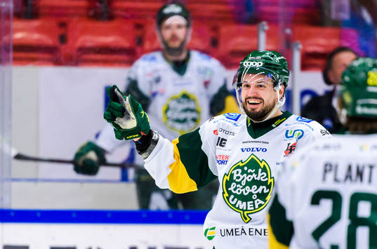 Björklövens Alexander Deilert jublar