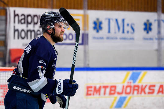 Karlskogas Henrik Björklund jublar