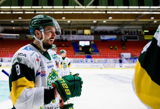 Björklövens Alexander Deilert jublar