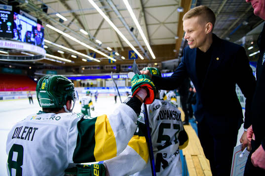 Björklövens Alexander Deilert och assisterande tränare
