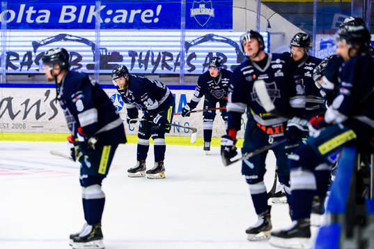 Karlskogas Sebastian Fakt deppar med lagkamrater