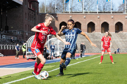 Örebros Wilma Öhman och Djurgårdens Daniela Zamora