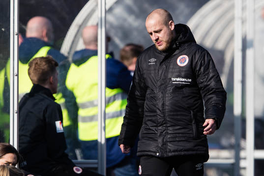 Örebros tränare Rikard Johansson deppar