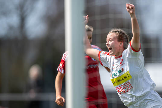 Borgebys Nova Karlsson jublar
