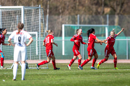 Älvsjös Ellinor Johansson jublar