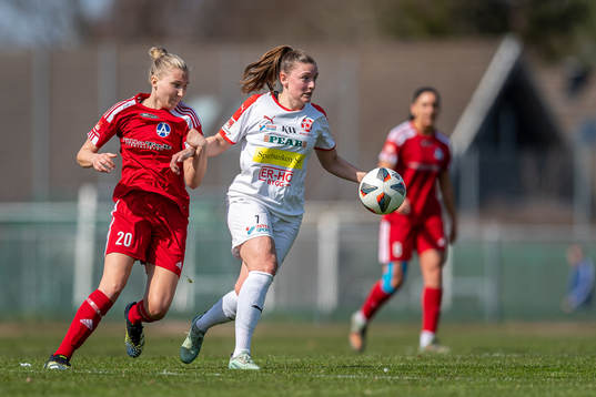 Älvsjös Klara Ovefelt mot Borgebys Rebecka Persson