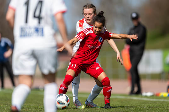 Borgebys Nova Karlsson mot Älvsjös Naomi Okhiria