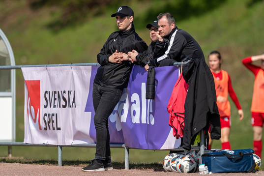 Borgebys tränare Izet Kaljic tilslammans med assisterande