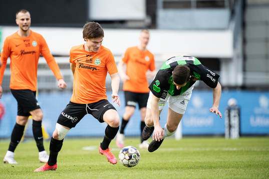 Västerås Filip Almström Tähti och GAIS Adnan Maric
