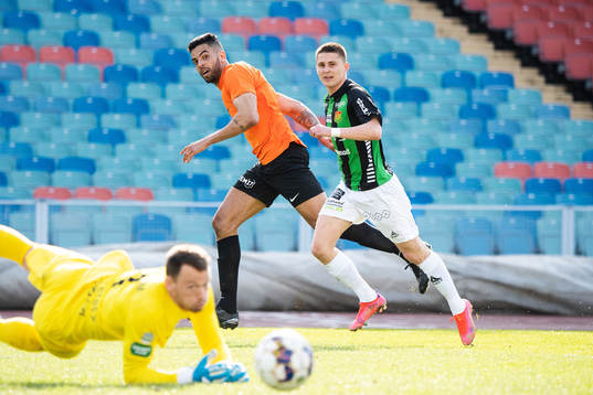 GAIS Johan Andersson mot Västerås Pedro Ribeiro och