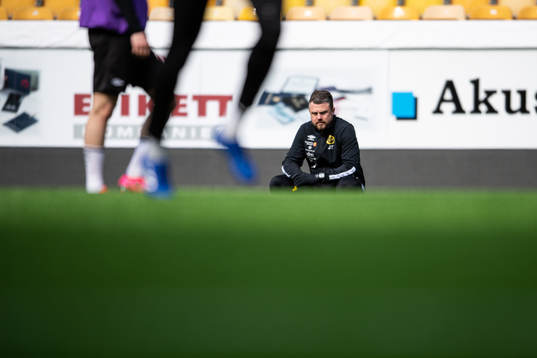 manager Jimmy Thelin