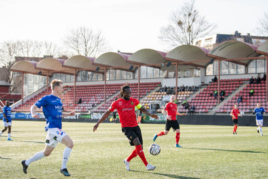 Trelleborgs Fritiof Björkén och Vasalunds Kebba Ceesay