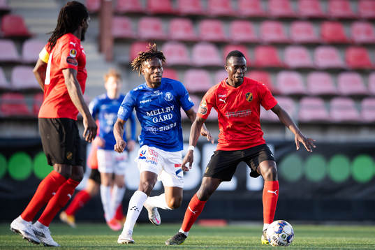 Trelleborgs Abdul Fatawu Safiu och Vasalunds Anthony Wambani